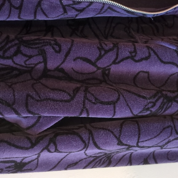 Full zip - Picture 7 of 10